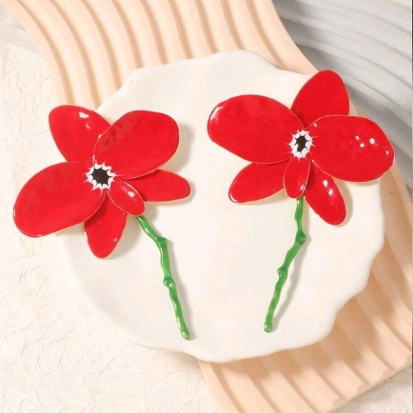 NEW! ZARA Stunning Huge Red Floral Statement Gold Post Earrings - Picture 3 of 3